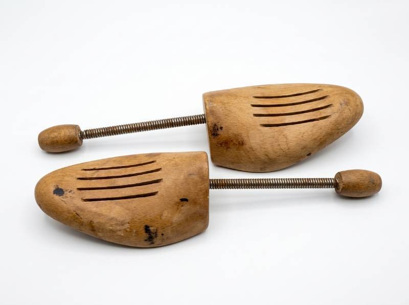 lot 3891 image: Pair of Wooden Shoe Trees with Metal Spring Handles