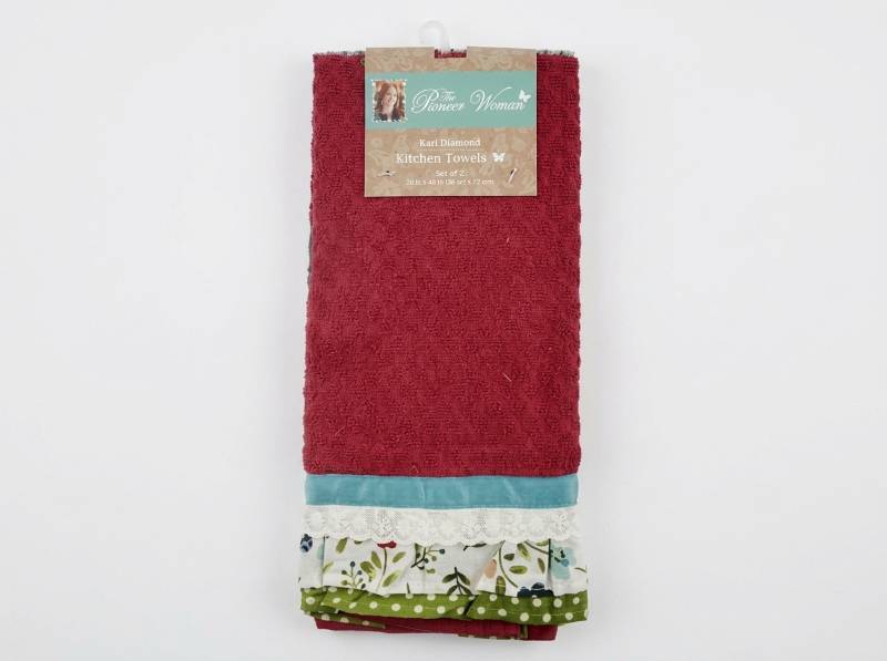 lot 3894 image: The Pioneer Woman Kari Diamond Kitchen Towel 2-Count