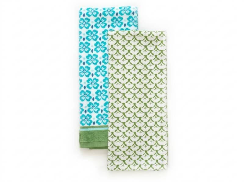 lot 3895 image: The Pioneer Woman Leaf Scallop Kitchen Towel 2-Pack