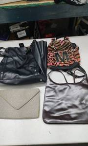 lot 4110 image: Lot of 4 Handbags and Crossbody Purses
