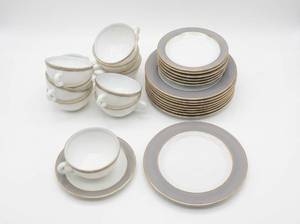 lot 4007 image: Pyrex Porcelain Dinnerware Set with Gold Trim