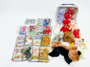 lot 4016 image: Ty Beanie Babies Collection with McDonalds Happy Meal Toys