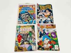 lot 4026 image: DC Comics Lot Super Powers, Wonder Woman, Green Lantern, Guy Gardner