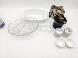 lot 4040 image: Home Decor Lot - Glassware, Dishes, Candles & Accessories