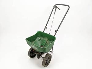 lot 4047 image: Scotts Turf Builder EdgeGuard Mini Spreader