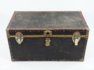 lot 4071 image: Vintage Storage Chest