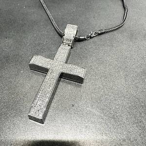 lot 21 image: Large 3.75 Statement Cross Pendant new with 30 Chain Necklace