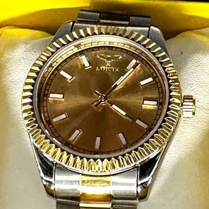 lot 22 image: Invicta Mens Two-Tone Stainless Steel Quartz Wristwatch (69009) brand new