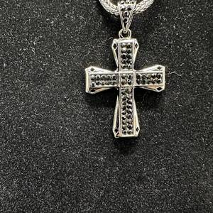 lot 48 image: New Cross Pendant Necklace with Inlaid Black Stones &amp 24 Chain