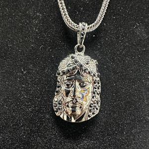 lot 92 image: Artistic new Figural Head Pendant Necklace with 24 Chain