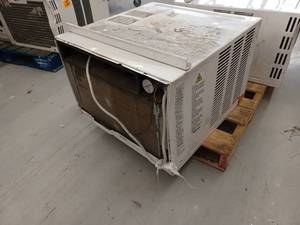 lot 11695 image: LG Window Air Conditioner Unit, LW2516ERY7