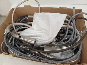 lot 21782 image: Lot of Miscellaneous Faucets