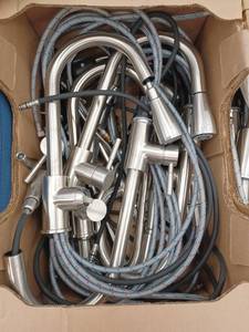 lot 21784 image: Lot of Miscellaneous Faucets, 10 Pack