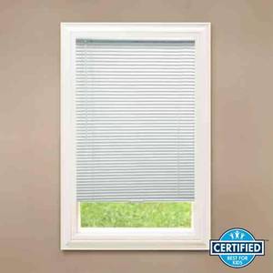 lot 6377 image: 1002080024 VINYL 29X48 WHITE - Retail $20