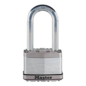 lot 6451 image: Heavy Duty Outdoor Padlock with Key, 2-12 in. Wide, 2-12 in. Shackle - Retail $27