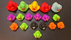 lot 70272 image: Rubber ducks - Retail $10