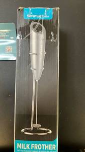 lot 70288 image: SimpleTaste Milk Frother - Retail $9