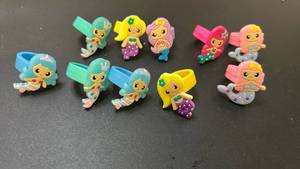 lot 70294 image: Polly Pocket Ring Lot 10 Pieces Compacts Figures - Retail $5