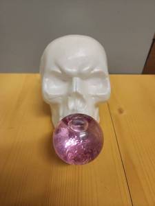 lot 71073 image: Plastic Skull With Pink Bubble Gum - Retail $0