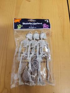 lot 71099 image: Skeleton Garland 60 in (152 cm) (4Pack) - Retail $8