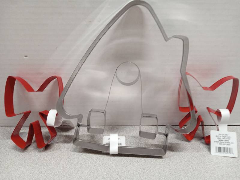 lot 6832 image: Cookie Cutter Set with Red Ribbon Bow Ties