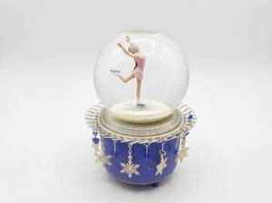 lot 4207 image: Hallmark Kristi Yamaguchi 1992 Olympic Gold Medalist Snow Globe
