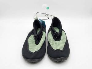 lot 4224 image: Bring on the Sun Kids Water Shoes Size 23