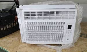 lot 4259 image: GE Appliances Window Air Conditioner AMC5968B1