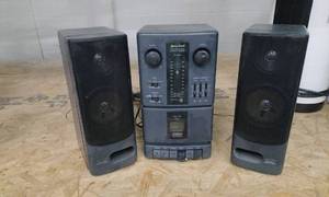 lot 4263 image: Lenoxx Sound SL-700 Mini Home Stereo System