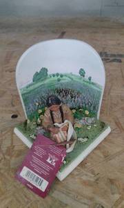 lot 4274 image: American Girl Kaya 1764 Bookend Figurine