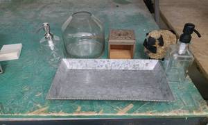 lot 4280 image: Lot of Miscellaneous Decor