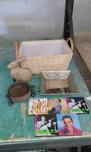 lot 4282 image: Wicker Storage Baskets with Handles & Decorative Accents