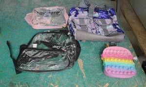 lot 4286 image: Lot of 4 Bags and Backpacks
