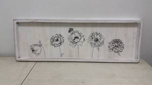 lot 9 image: Bee-Themed Wall Art