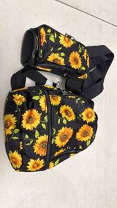 lot 29 image: Sunflower Print Crossbody Bottle Holder and Backpack Purse Set (2-Piece)