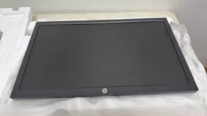 lot 30 image: HP P204 19.5-inch Monitor
