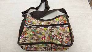 lot 58 image: LeSportsac Shoulder Bag - Floral Print