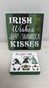 lot 141 image: 2-Piece St. Patricks Day Wood Decor Set