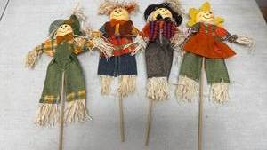 lot 180 image: Scarecrow Figures with Straw Set of 4