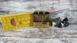 lot 121 image: Retro Baby Feeding Set&nbsp