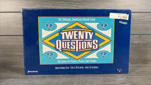 lot 136 image: New Pressman Twenty Questions Board Game The Original American Parlor Game