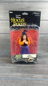 lot 165 image: New NECA Disney Hocus Pocus Mary Sanderson Action Figure