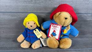 lot 181 image: &nbspPaddingtons 40th Anniversary Plush Bear Set