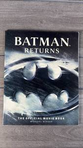lot 202 image: Batman Returns The Official Movie Book by Michael Singer