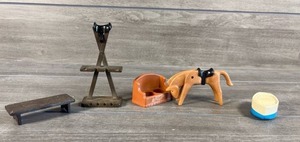 lot 205 image: Vintage Toy Lot