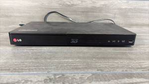 lot 206 image: LG Network 3D Blu-ray Disc DVD Player BP345