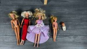 lot 228 image: Lot of Dolls&nbsp