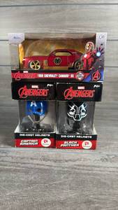 lot 248 image: Jada Marvel Avengers 1969 Chevrolet Camaro SS Die-Cast Car with Helmets Lot