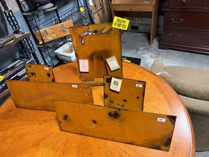 lot 35206 image: Metal Magnet Frame Signs.