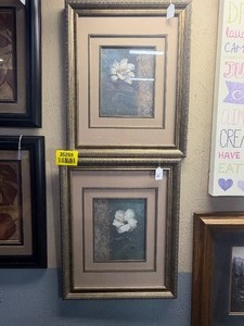 lot 35269 image: Set of 2 Vivian flasch